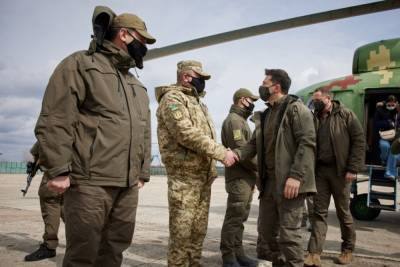 Зеленский прибыл на Донбасс и отреагировал на смерть украинского защитника