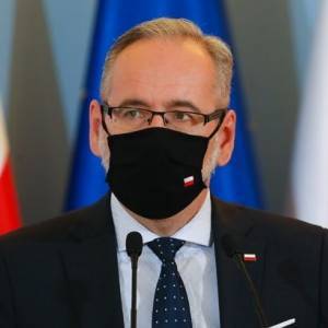 Польша продлила жесткий карантина на девять дней