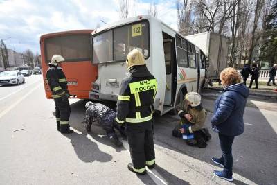 В Воронеже произошло ДТП с двумя автобусами