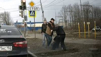 Драка водителей в Нижнем Новгороде попала на видео