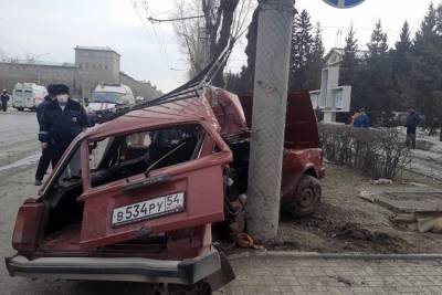 В результате ДТП в Ленинском районе Новосибирска погибли два человека