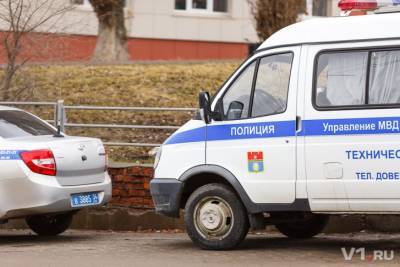 В Волгограде капитан полиции помогала коммерсанту выбивать долги