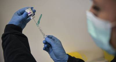 В Грузии прививать вакциной AstraZeneca будут только лиц старше 55 лет