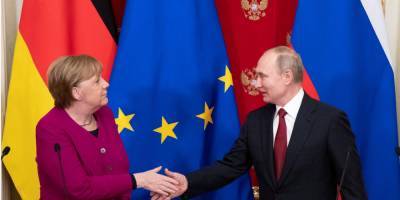 Путин и Меркель обсудили обострение ситуации на Донбассе