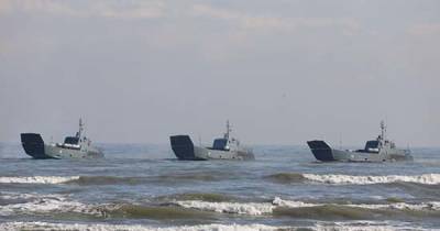 Россия перебрасывает корабли из Каспийского в Черное море: Украина в ответ проводит учения ВМС
