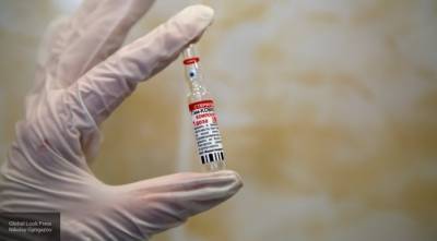 Поляки призвали Варшаву обратить внимание на российскую вакцину "ЭпиВакКорона"