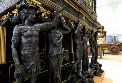 Глава СПЧ отреагировал на жалобы о голых статуях Эрмитажа