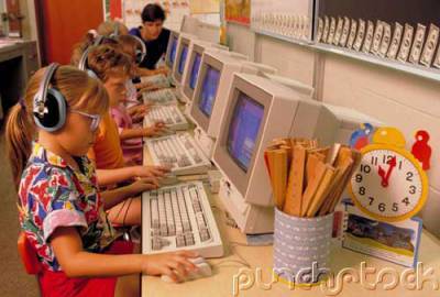 Больше четверти школ платят за подключение к интернету два раза больше среднего по рынку - Путин