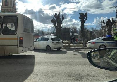 В полиции прокомментировали смерть женщины-водителя в центре Рязани