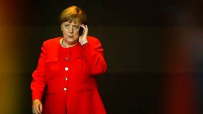 Меркель потребовала прекратить наращивание российских сил у границы с Украиной