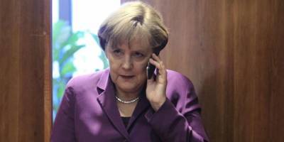 Меркель требует отвода российских войск от границы с Украиной