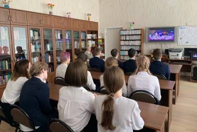 Смоленские школьники приняли участие во всероссийском открытом уроке ко Дню космонавтики