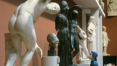 Это к психиатру: Фадеев про жалобы на обнаженные скульптуры в Эрмитаже