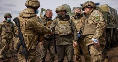 Зеленский на Донбассе: "Помним каждого воина, который погиб за Украину" (фото, видео)