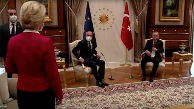 Дипломатия стульев: почему Урсуле фон дер Ляйен не предложили сесть рядом с Реджепом Эрдоганом