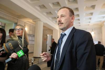 ФСБ закончила обыски в офисе уральского адвоката Колосовского. Он заявил о нарушениях
