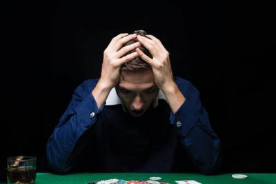Как эмоции мешают зарабатывать миллионы – объясняет покерист - 24tv.ua