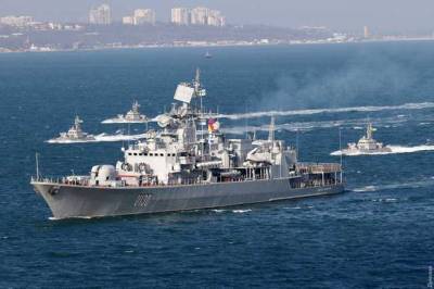 Украинские порты работают с ограничениями из-за учений ВМФ