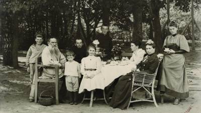 Дипломаты, писатели, авантюристы: тест RT о роде Толстых