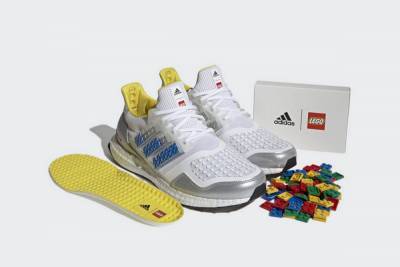 Adidas представила две оригинальные пары кроссовок — в виде Полотенчика из «Южного парка» с меняющимися глазами и кастомизируемые Ultraboost DNA с кубиками Lego