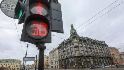 В Петербурге появятся 18 новых пешеходных переходов и 145 светофоров