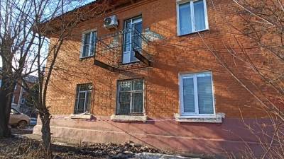 Хозяева квартиры с рухнувшим балконом из Омска рассказали подробности ЧП.