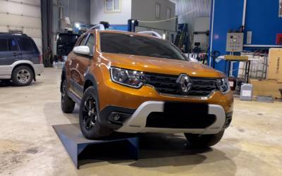 Блогер - Блогер разобрал новый Renault Duster и показал, что внутри - zr.ru - Санкт-Петербург