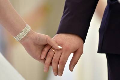 Названы самые популярные и удачные даты заключения брака в апреле