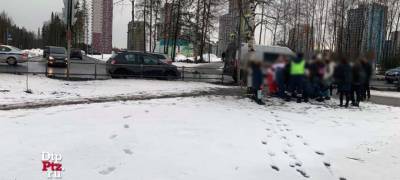 Автомобилист сбил ребенка в Петрозаводске (ВИДЕО)