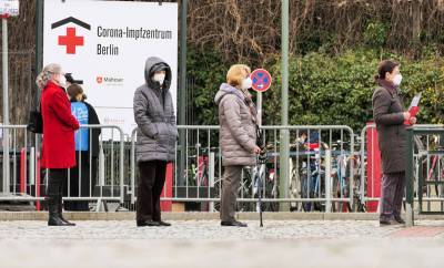 Половина жителей Германии готовы привиться "Спутником V"