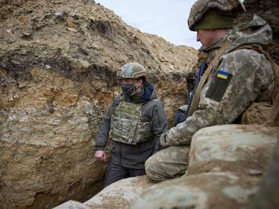 «Работают по нашим бойцам снайперы»: посетивший Донбасс Зеленский заявил, что ситуация в регионе обострилась