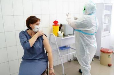В Украине после вакцинации от COVID зафиксировали более 800 случаев побочных реакций