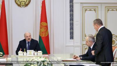 Латушко: Лукашенко при поддержке Макея осуществляет полную изоляцию страны