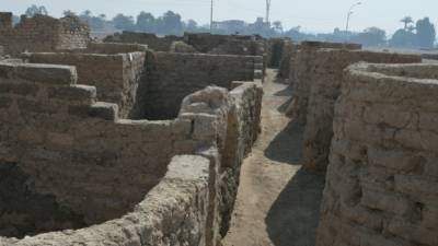 В Египте под песками найден 3000-летний "золотой город"