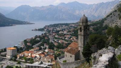 Оппозиция Черногории перекрыла дороги, выступая против гражданства для россиян