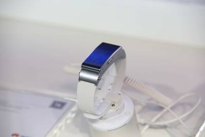 В Китае компания Huawei представила фитнес-браслет Band 6 с NFC