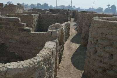 Археологи обнаружили 3400-летний город в песках на юге Египта
