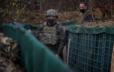 Зеленский об обострении на Донбассе: когда бьют по наших бойцах, армия отвечает