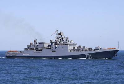 Российский фрегат «Адмирал Эссен» провел артиллерийские стрельбы у берегов Крыма