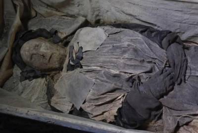 Ученые выяснили, почему епископа XVII века положили в гроб с зародышем