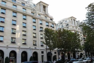 В Париже неизвестные совершили налет на лучший в мире отель