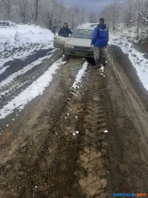 Жители Чехова не могут выбраться в центр из-за разбитой тяжелой техникой дороги