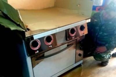 Читинский предприниматель купил плиту для детского дома в селе Колочное взамен сломавшейся