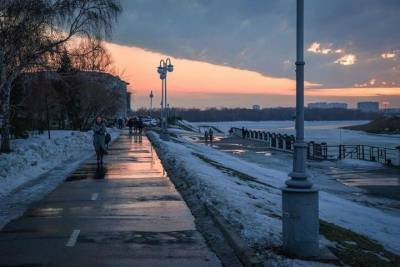 МЧС предупредило в Омске о гололёде, сильном ветре и мокром снеге