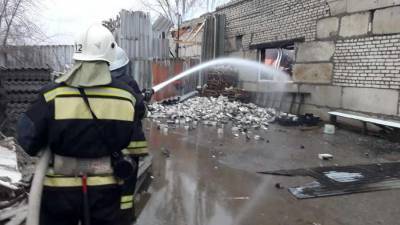 В Волгограде произошел пожар в цехе по производству дроби