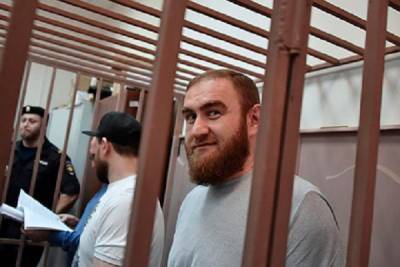 Бывшего сенатора Арашукова и его отца отправили под суд за убийства и хищения