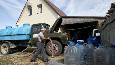 Киев пообещал снабжать крымчан водой в случае гуманитарной катастрофы
