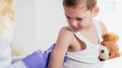 Суд поддержал обязательную вакцинацию детей