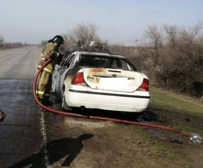 В Астраханской области за сутки сгорели гараж и автомобиль