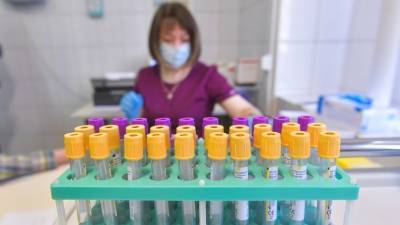 В Москве доноры сдали более 13 тонн плазмы с антителами к COVID-19